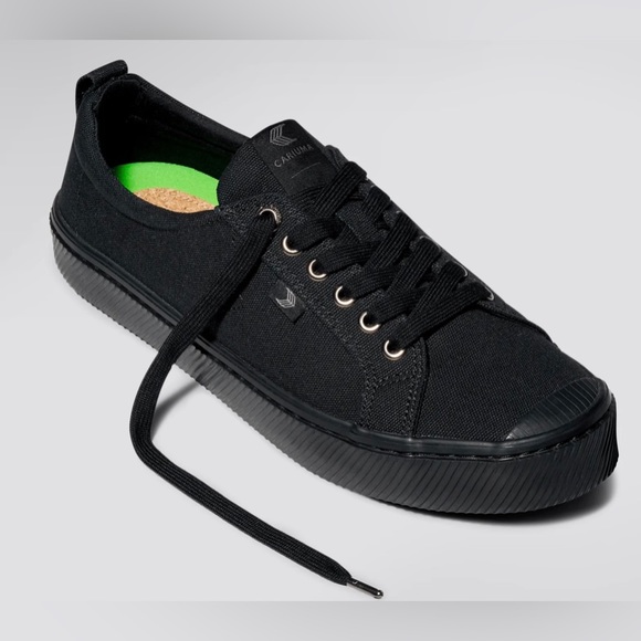 NWT In Box Cariuma Ecofriendly OCA low All Black Canvas Sneaker - Picture 3 of 5